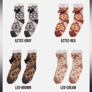 Simply Southern warm and cozy camper socks with no slip grip on bottom NWT